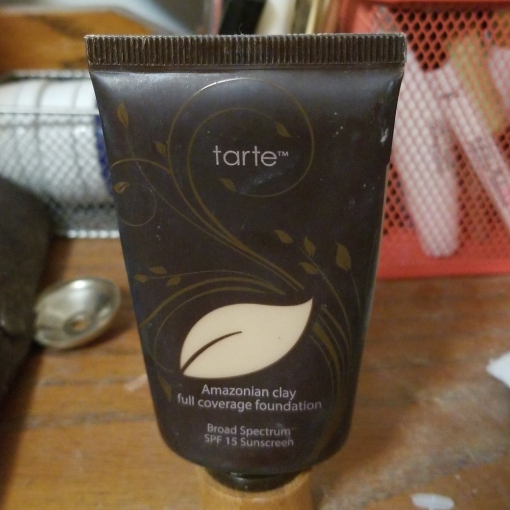 Tarte Amazonian clay foundation
